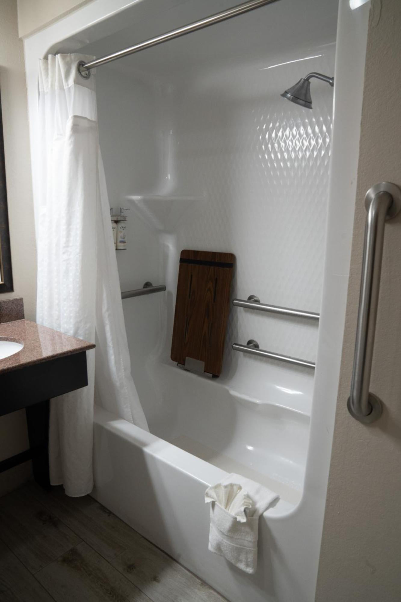 Lucille's Hotel